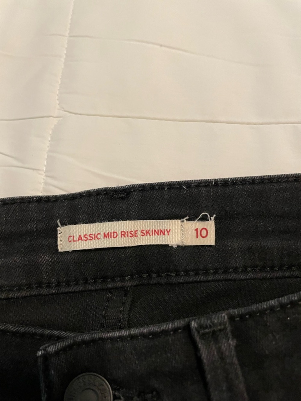 Signature by Levi Strauss Black Skinny Jeans - Sleek Back Pocket Detail - Picture 2 of 5